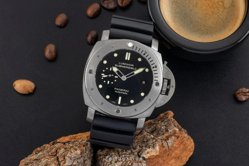 Panerai Submersible titanium automatic men's watch PAM00305 LP: 10900EUR [2505611]