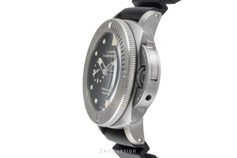 Panerai Submersible titanium automatic men's watch PAM00305 LP: 10900EUR [2505611]