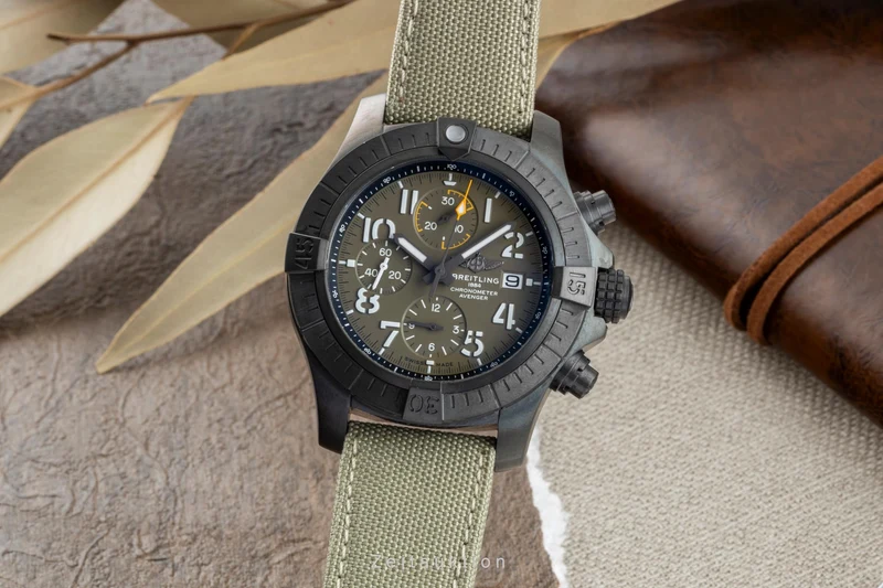 Breitling Avenger chronograph titanium automatic men's watch V13317101L1X1 LP: 6550EUR [2506856]