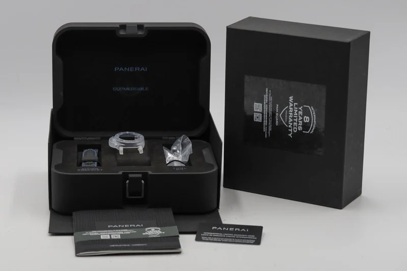 Panerai Submersible carbon automatic men's watch PAM00960 LP: 17900EUR [2506795]