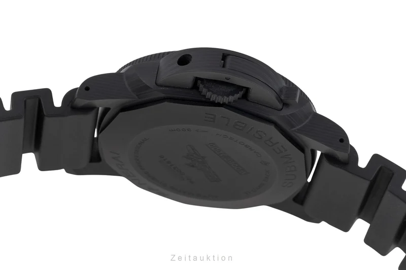 Panerai Submersible carbon automatic men's watch PAM00960 LP: 17900EUR [2506795]