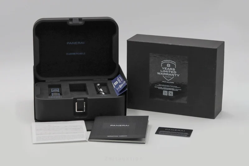 Panerai Submersible steel automatic men's watch PAM00683 LP: 9700EUR [2506527]