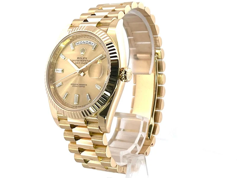 Rolex Day-Date 40 18 kt Gelbgold 228238 Champagner DIA