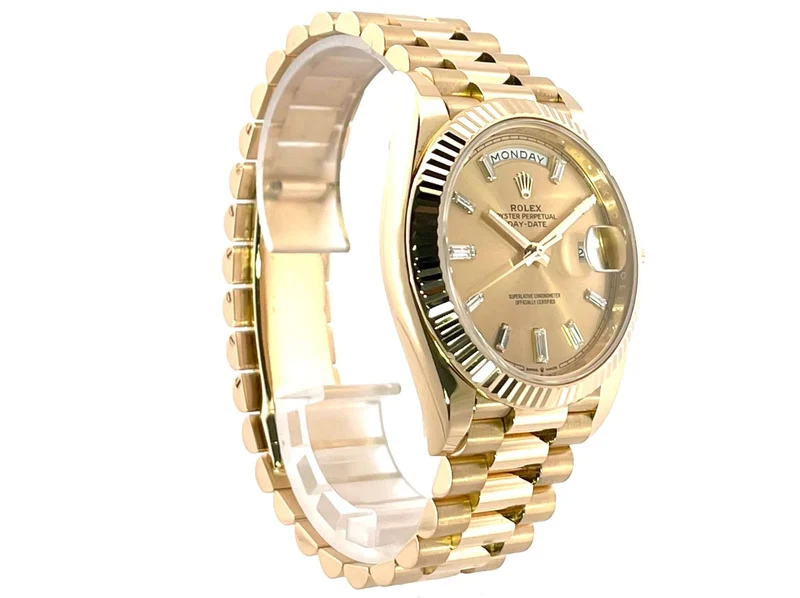 Rolex Day-Date 40 18 kt Gelbgold 228238 Champagner DIA
