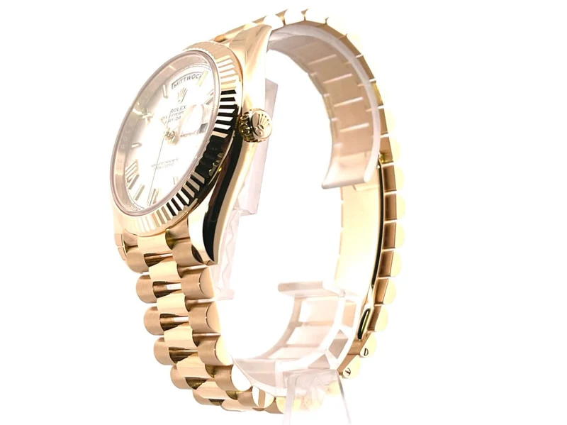 Rolex Day-Date 40 18 kt Gelbgold 228238 Silber R