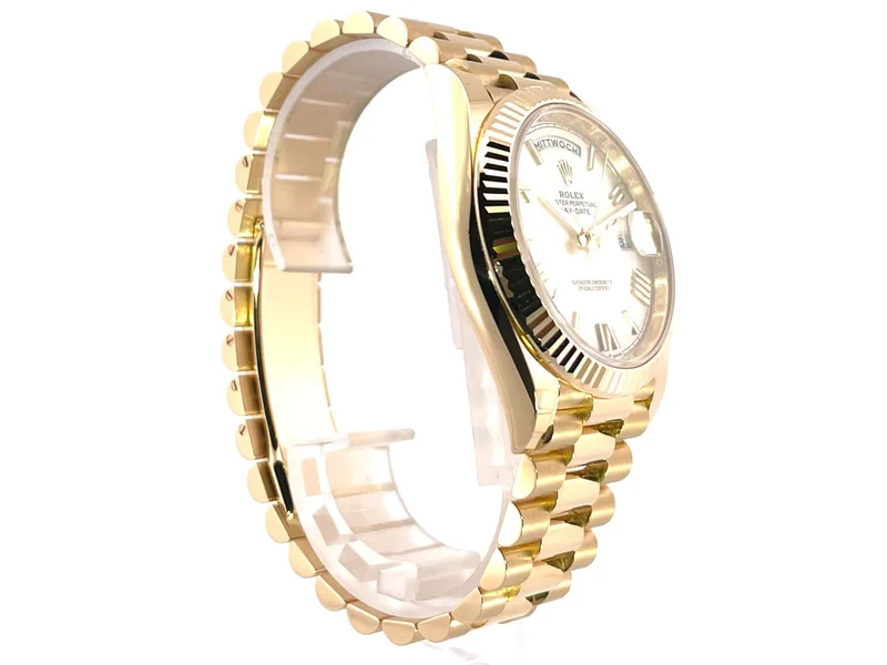 Rolex Day-Date 40 18 kt Gelbgold 228238 Silber R