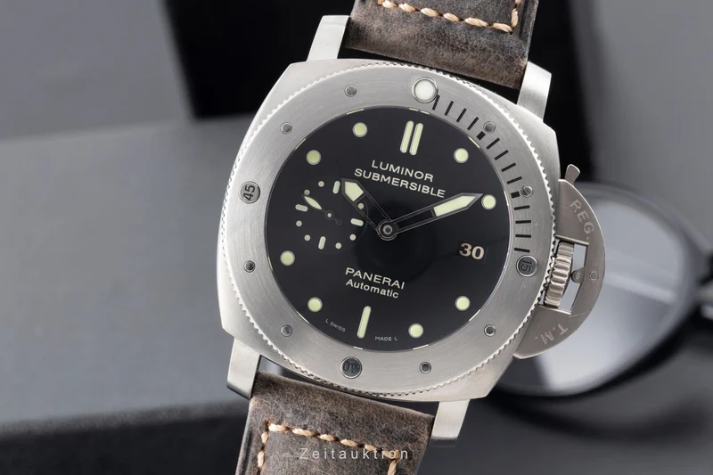 Panerai Submersible titanium automatic men's watch PAM00305 LP: 10900EUR [2503678]