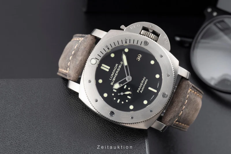 Panerai Submersible titanium automatic men's watch PAM00305 LP: 10900EUR [2503678]
