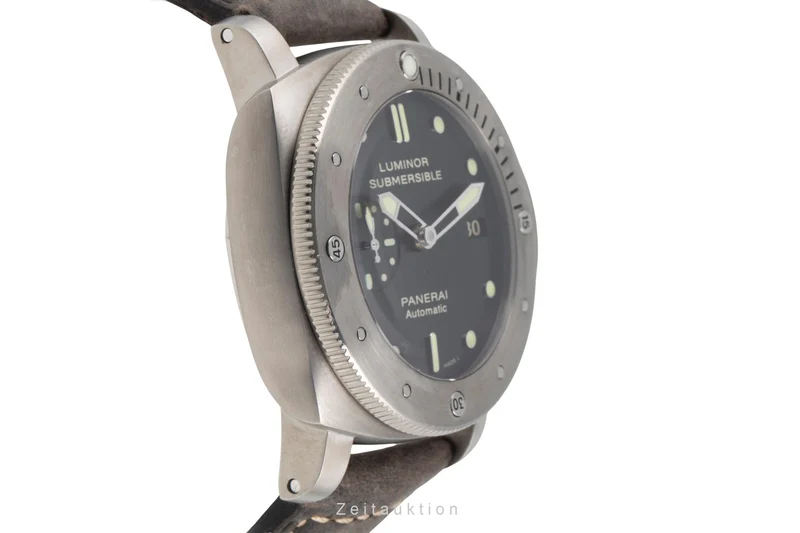 Panerai Submersible titanium automatic men's watch PAM00305 LP: 10900EUR [2503678]