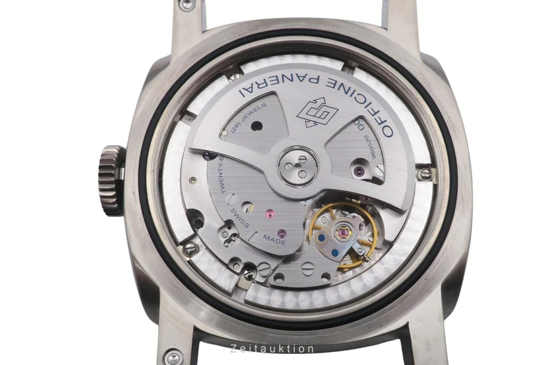 Panerai Submersible titanium automatic men's watch PAM00305 LP: 10900EUR [2503678]