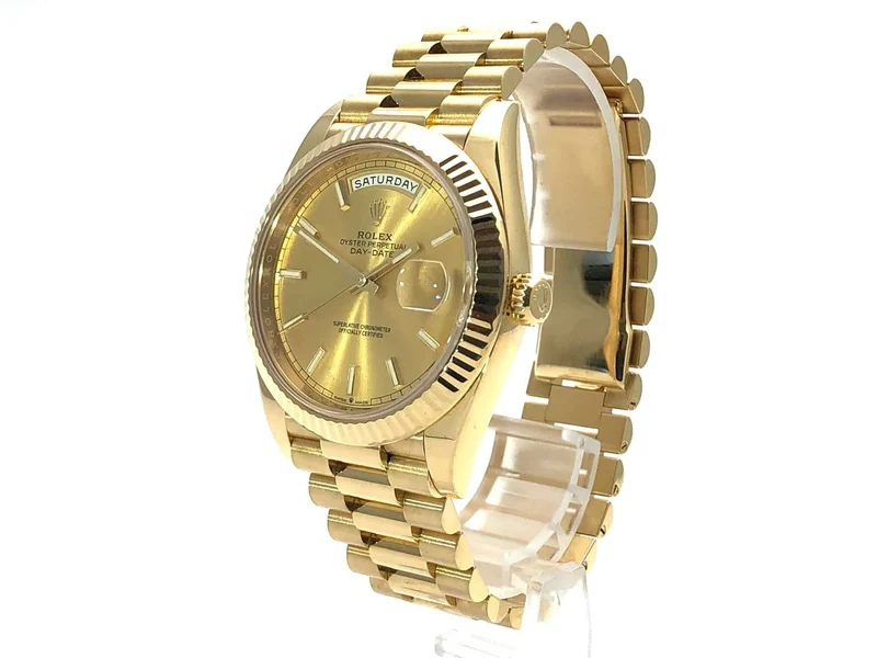 Rolex Day-Date 40 18 kt Gelbgold 228238 Champagner