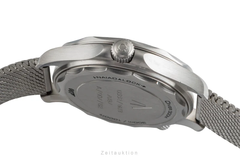 Omega Seamaster titanium automatic men's watch 210.90.42.20.01.001 LP: 10900EUR [2507055]