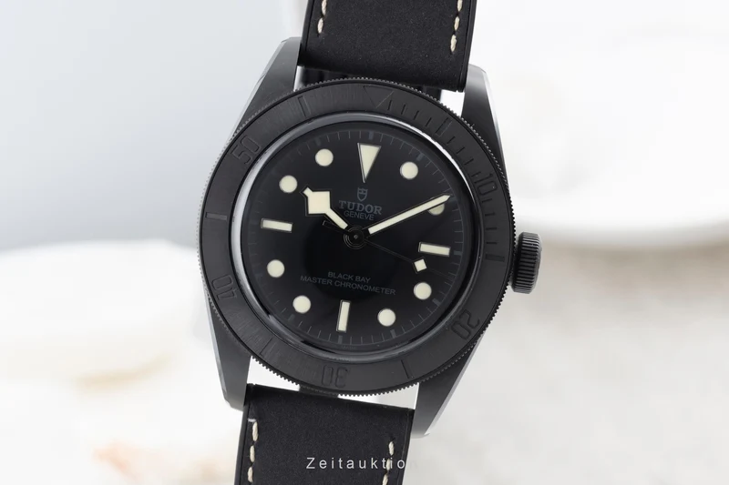 Tudor Black Bay ceramic / steel automatic men's watch 79210CNU LP: 5300EUR [2506650]