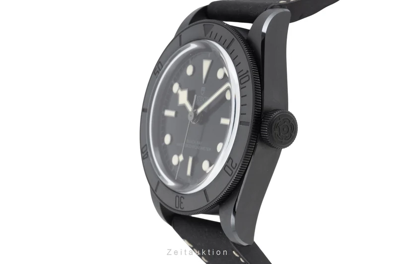 Tudor Black Bay ceramic / steel automatic men's watch 79210CNU LP: 5300EUR [2506650]