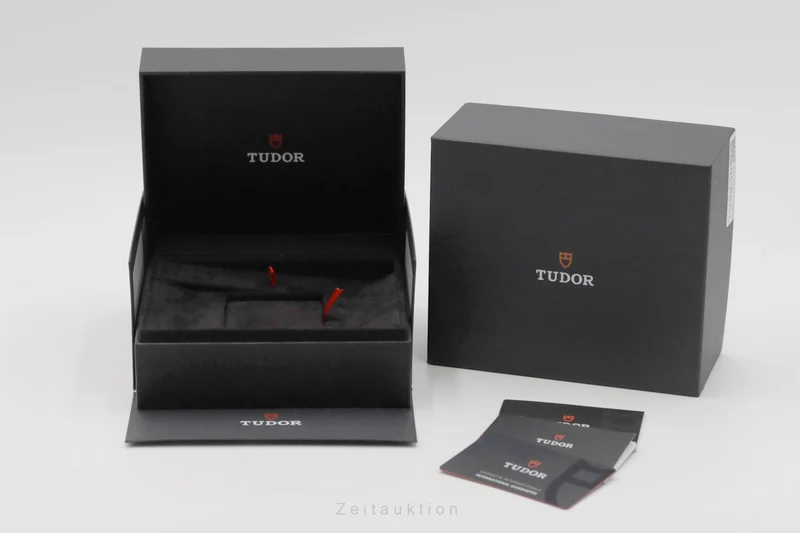 Tudor Black Bay ceramic / steel automatic men's watch 79210CNU LP: 5300EUR [2506650]