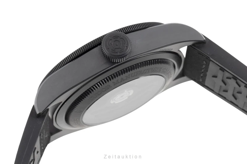 Tudor Black Bay ceramic / steel automatic men's watch 79210CNU LP: 5300EUR [2506650]