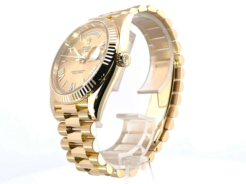Rolex Day-Date 40 18 kt Gelbgold 228238 Champagner Römisch
