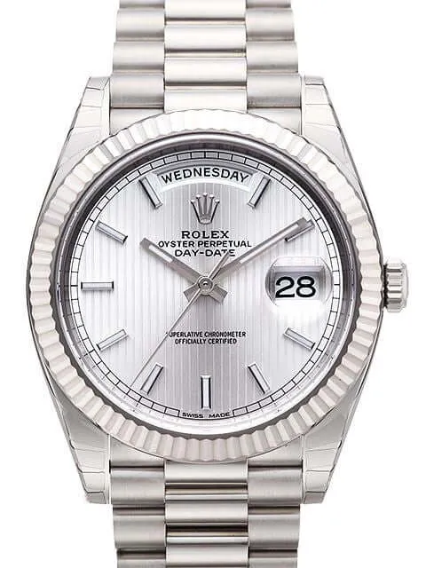 Rolex Day-Date 40 18 kt Weißgold 228239 Silber