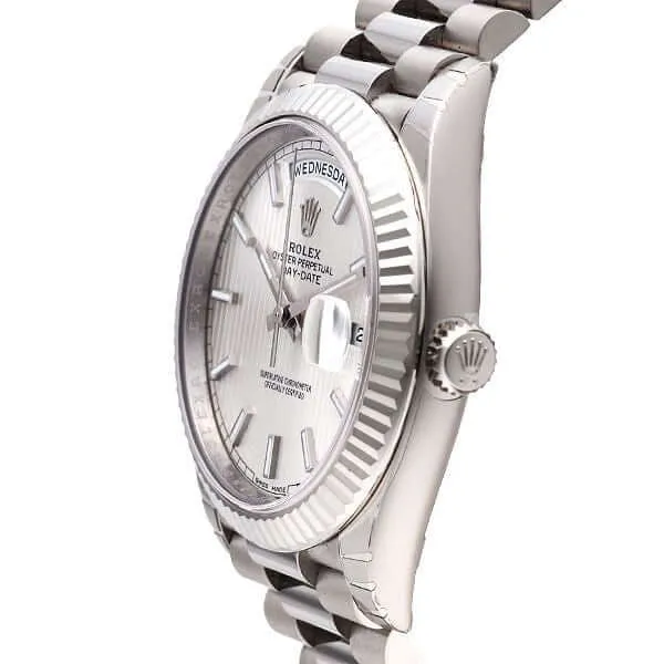 Rolex Day-Date 40 18 kt Weißgold 228239 Silber
