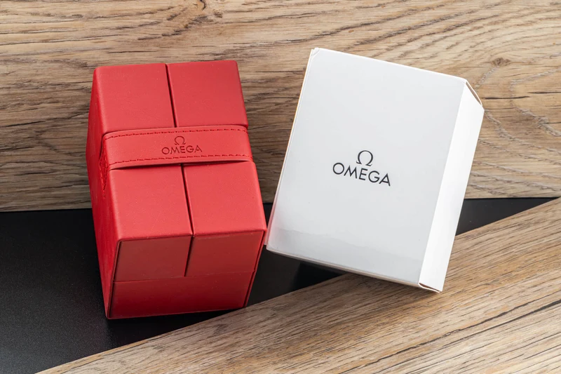 NEW - Omega travel case box watch box service box color red [KL25495]