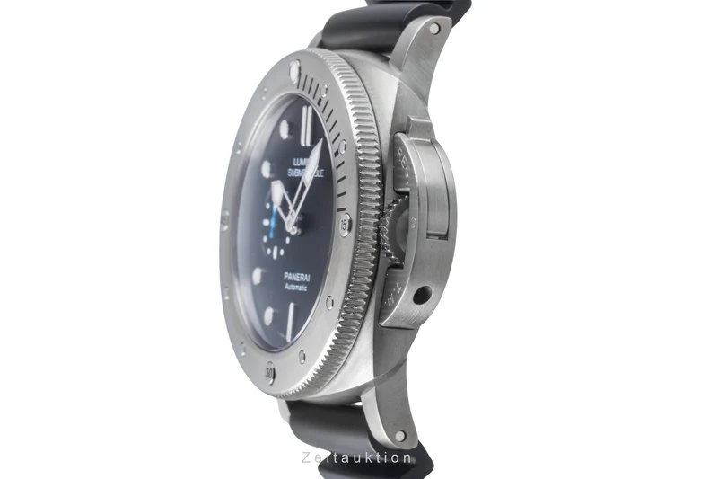 Panerai Submersible titanium automatic men's watch PAM01305 LP: 10900EUR [2505805]