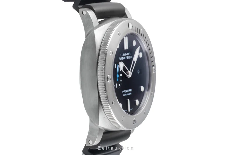 Panerai Submersible titanium automatic men's watch PAM01305 LP: 10900EUR [2505805]