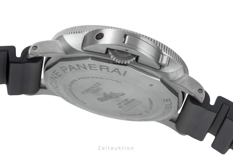 Panerai Submersible titanium automatic men's watch PAM01305 LP: 10900EUR [2505805]