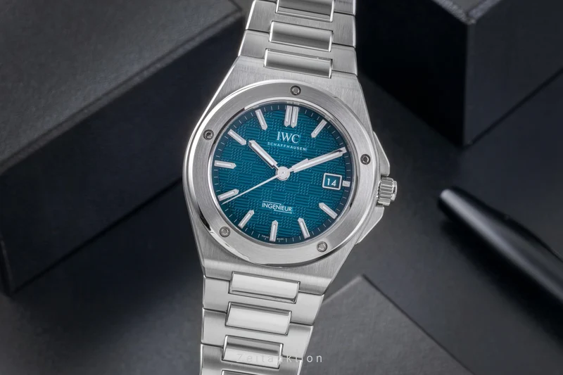 IWC Ingenieur steel automatic men's watch IW328903 LP: 12900EUR [2506394]