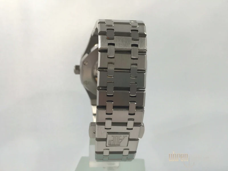 Audemars Piguet AP Royal Oak 15400ST.OO.1220ST.01 aus 2014