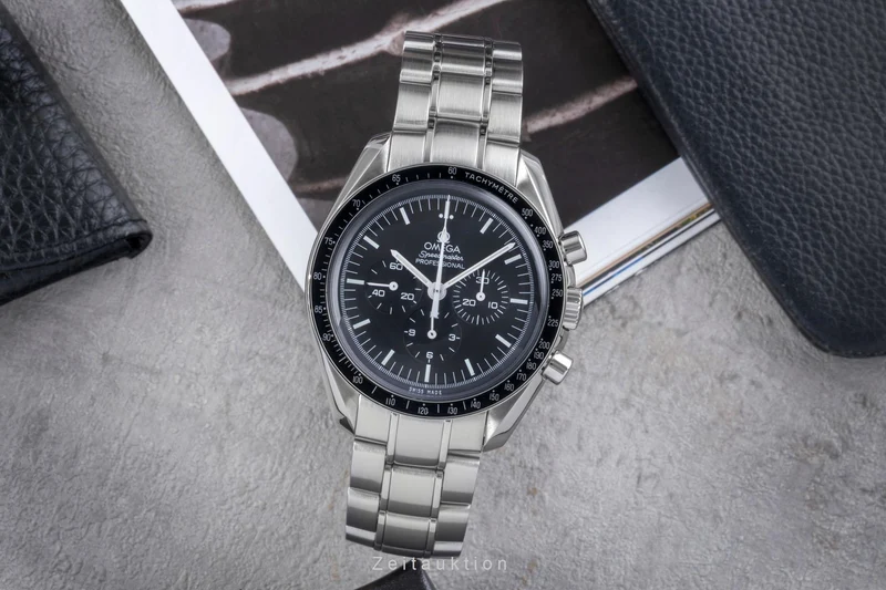 Omega Speedmaster Moonwatch chronograph steel manual winding men's watch 311.30.42.30.01.005 LP: 7600EUR [2505093]