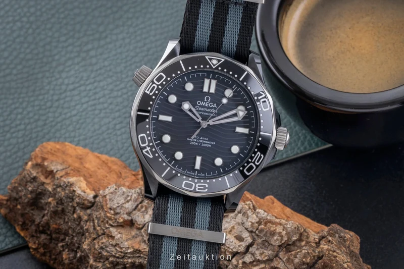 Omega Seamaster ceramic / titanium automatic men's watch 210.92.44.20.01.002 LP: 9700EUR [2506256]