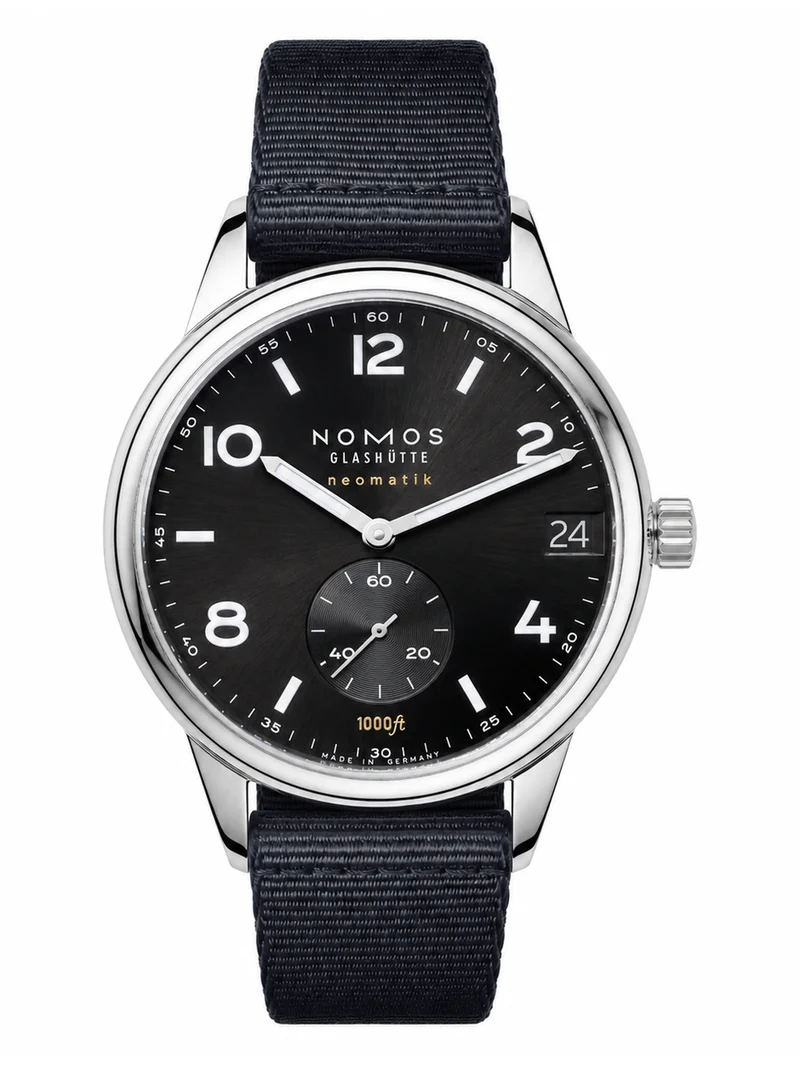 NOMOS Glashütte Club Sport Neomatik 42 Datum Schwarz