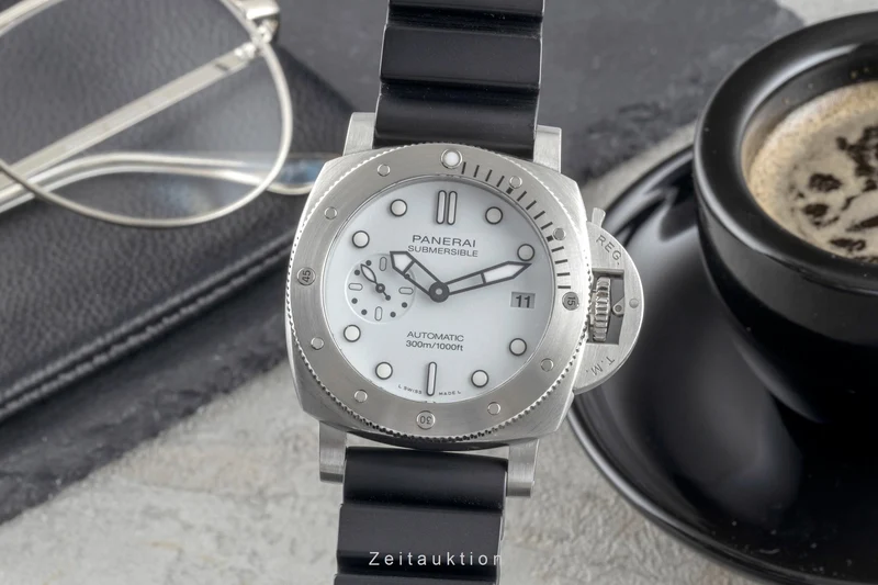 Panerai Submersible steel automatic men's watch PAM02223 LP: 9700EUR [2505662]