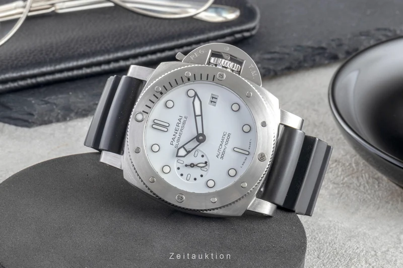 Panerai Submersible steel automatic men's watch PAM02223 LP: 9700EUR [2505662]