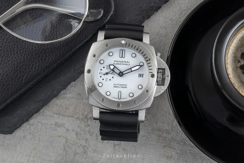 Panerai Submersible steel automatic men's watch PAM02223 LP: 9700EUR [2505662]