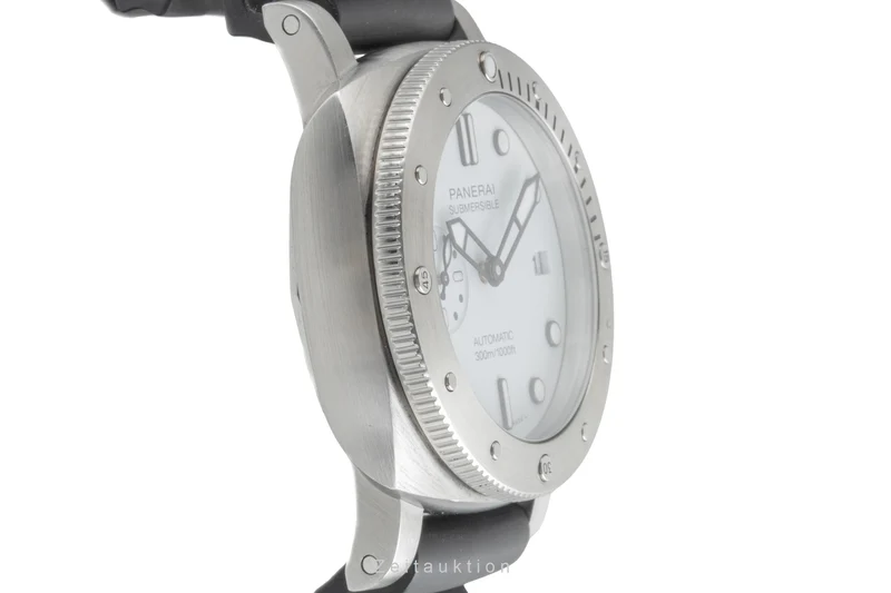 Panerai Submersible steel automatic men's watch PAM02223 LP: 9700EUR [2505662]