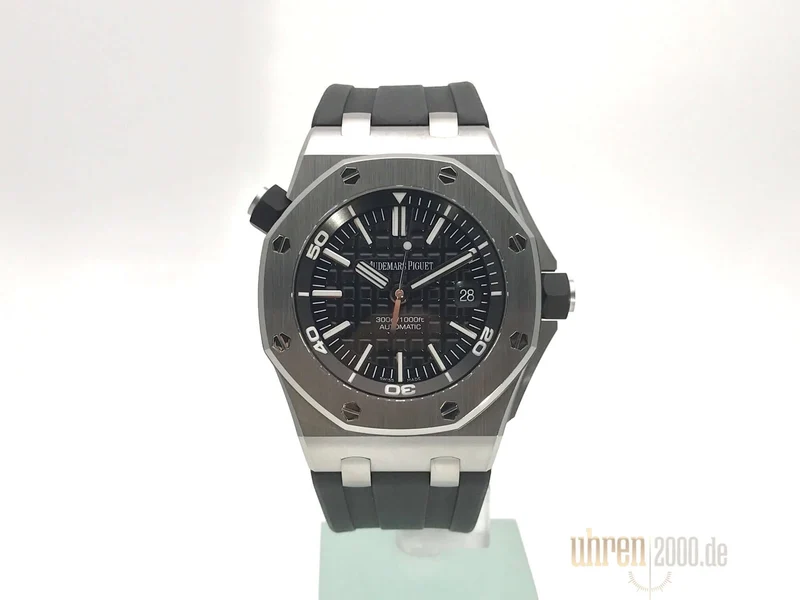 Audemars Piguet Royal Oak Offshore Diver 15703ST.OO.A002CA.01 aus 2011