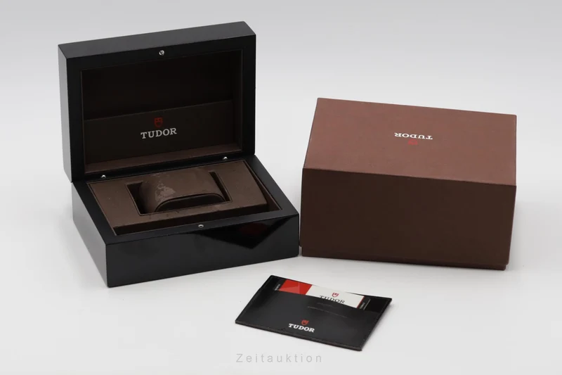 Tudor Black Bay steel automatic men's watch 79220R [2505124]