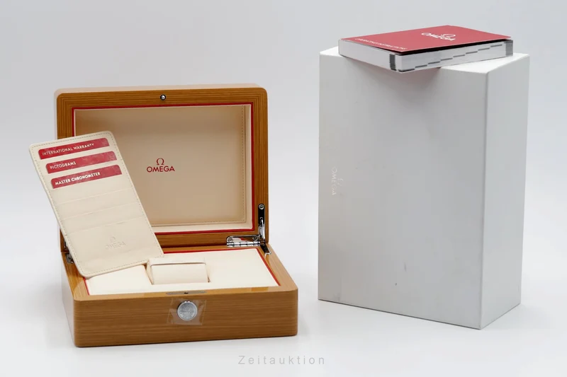 Omega Speedmaster Moonwatch chronograph ceramic automatic men's watch 304.93.44.52.03.002 LP: 16000EUR [2505754]