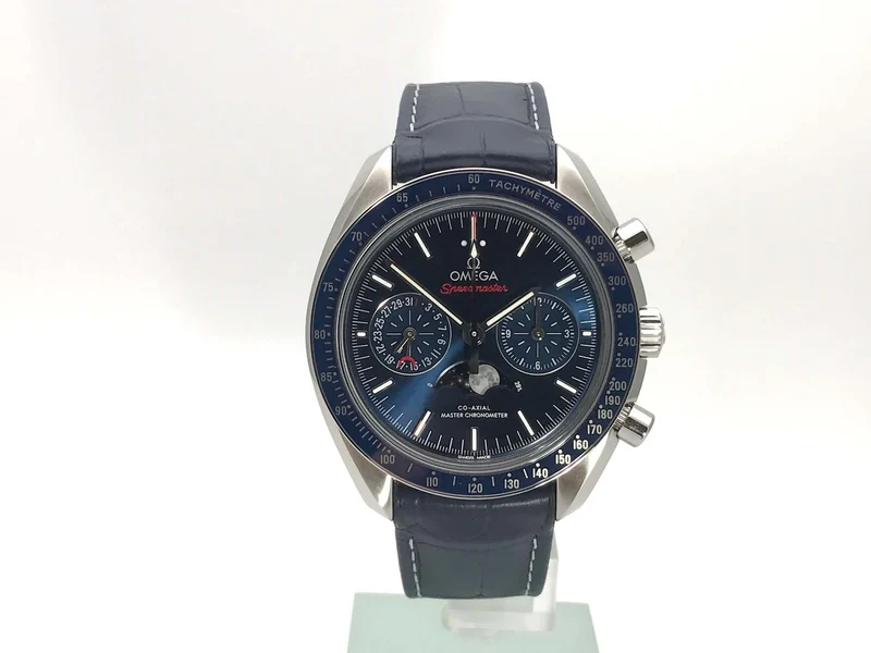 Omega Speedmaster Moonwatch Moonphase Chronometer 304.33.44.52.03.001