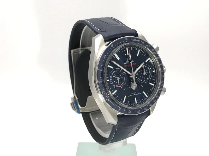 Omega Speedmaster Moonwatch Moonphase Chronometer 304.33.44.52.03.001