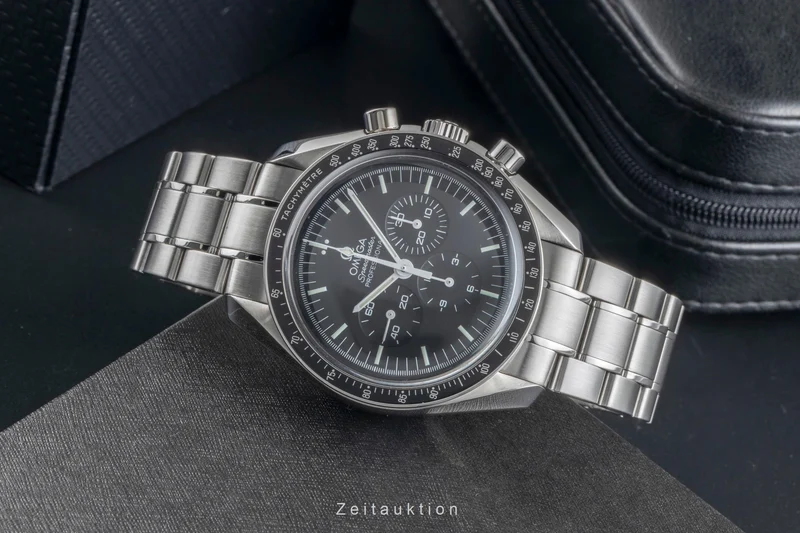 Omega Speedmaster Moonwatch chronograph steel manual winding men's watch 311.30.42.30.01.005 LP: 7600EUR [2504445]