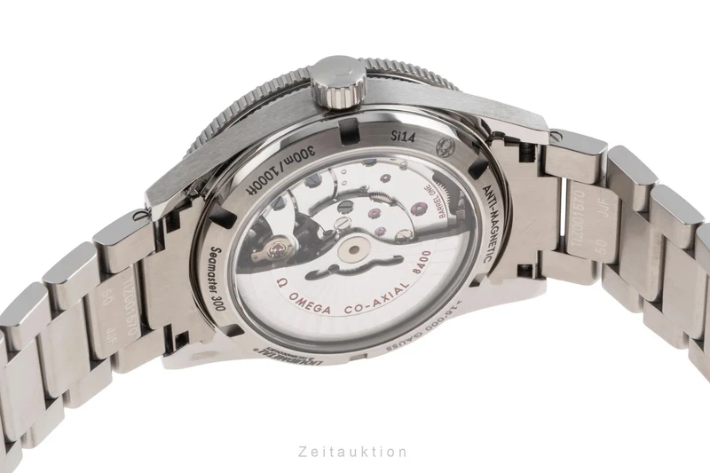 Omega Seamaster titanium automatic men's watch 233.90.41.21.03.001 LP: 7900EUR [2505184]