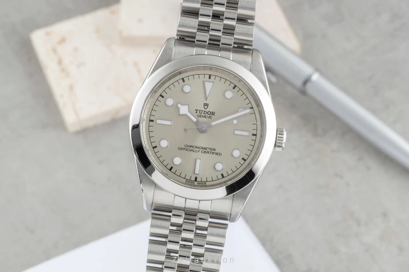 Tudor Black Bay steel automatic men's watch 79660 LP: 4150EUR [2504652]