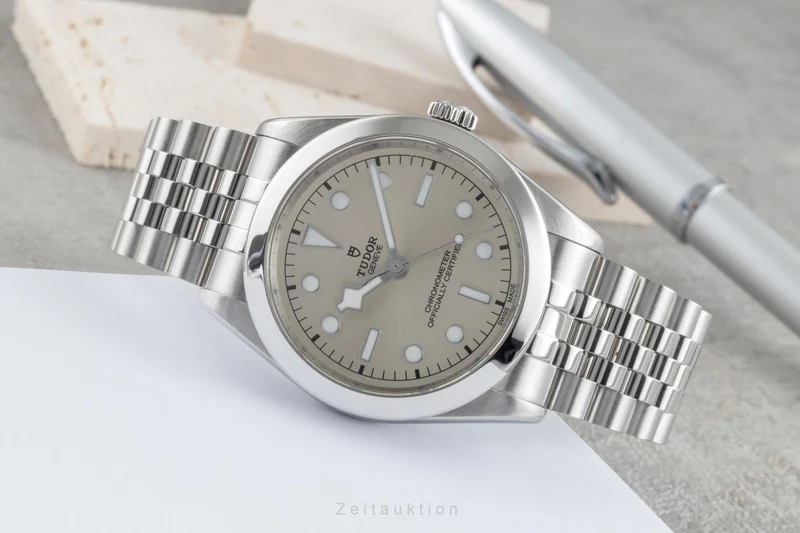Tudor Black Bay steel automatic men's watch 79660 LP: 4150EUR [2504652]