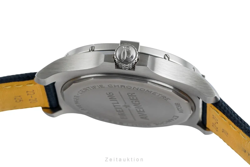 Breitling Avenger steel automatic men's watch A17318 LP: 4800EUR [2505160]