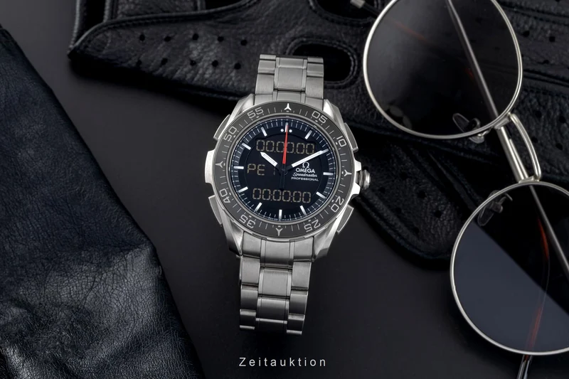 Omega Speedmaster chronograph titanium quartz men's watch 318.90.45.79.01.001 [2505301]