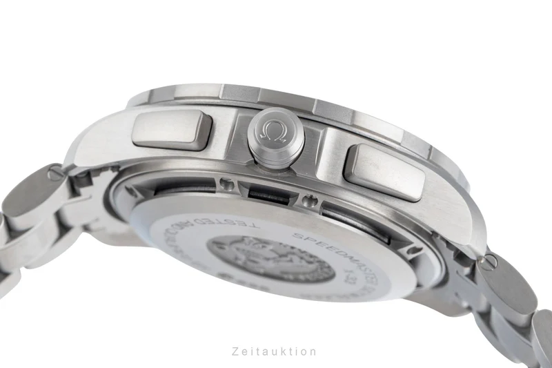 Omega Speedmaster chronograph titanium quartz men's watch 318.90.45.79.01.001 [2505301]