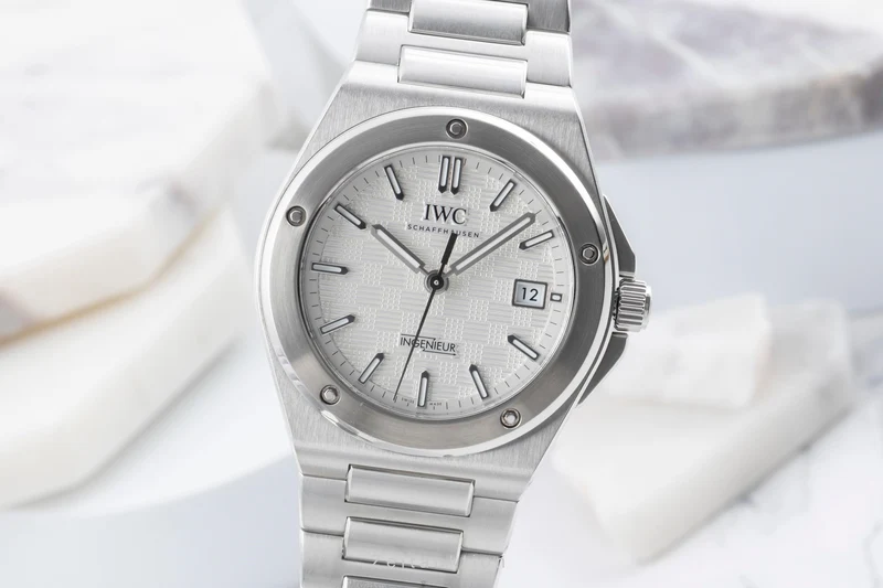 IWC Ingenieur steel automatic men's watch IW328902 LP: 12900EUR [2505371]