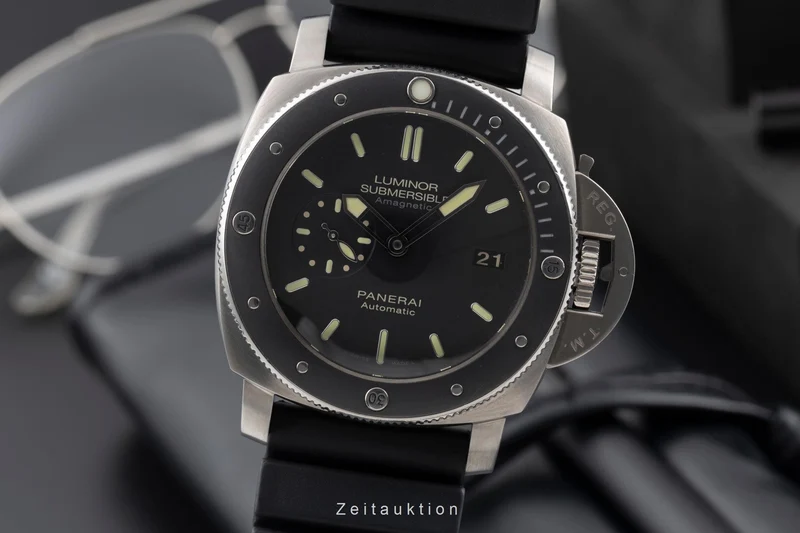 Panerai Submersible titanium automatic men's watch PAM00389 VP: 10900EUR [2505366]